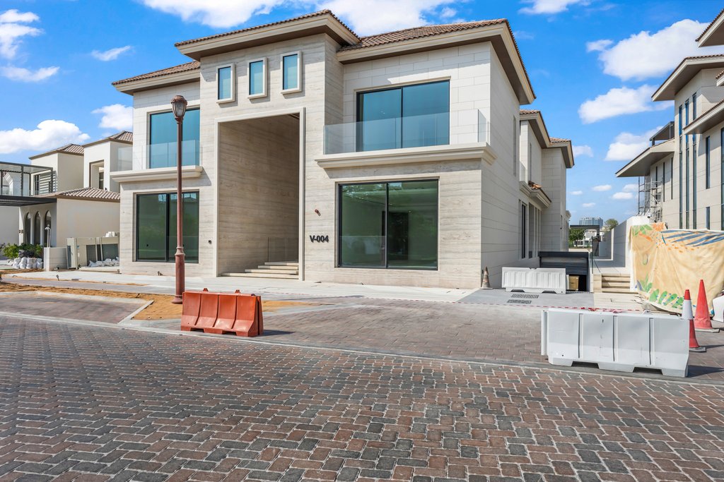 Jumeriah Golf Estate - V004